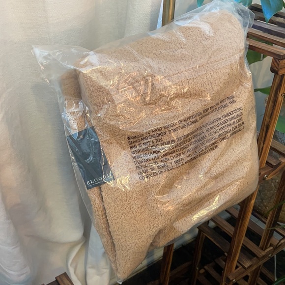 Eloquii Plus Size Satin Tie Detail Jogger Pant - Picture 5 of 5